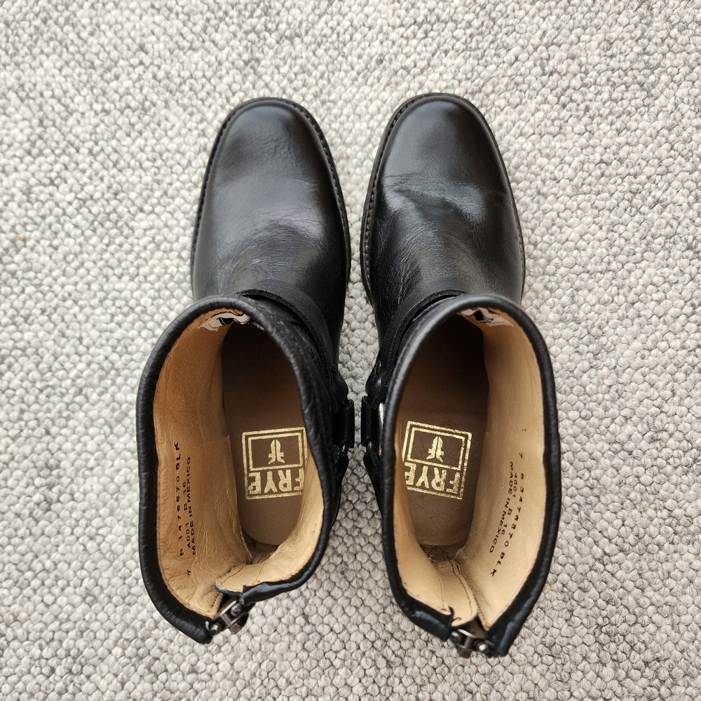 FRYE Phillip Harness Back Zip Abkle Boot - Size 7, Black - Picture 6 of 7